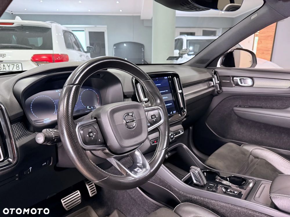 Volvo XC 40 D4 AWD R-Design - 9