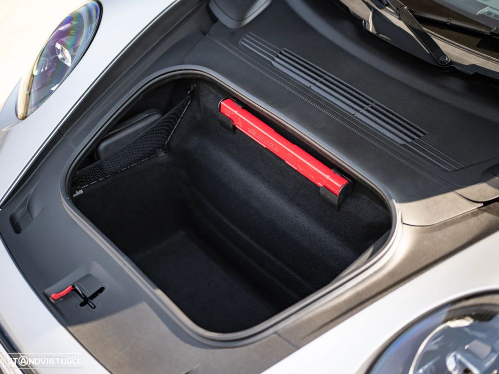 Porsche 911 (992) Carrera - 18