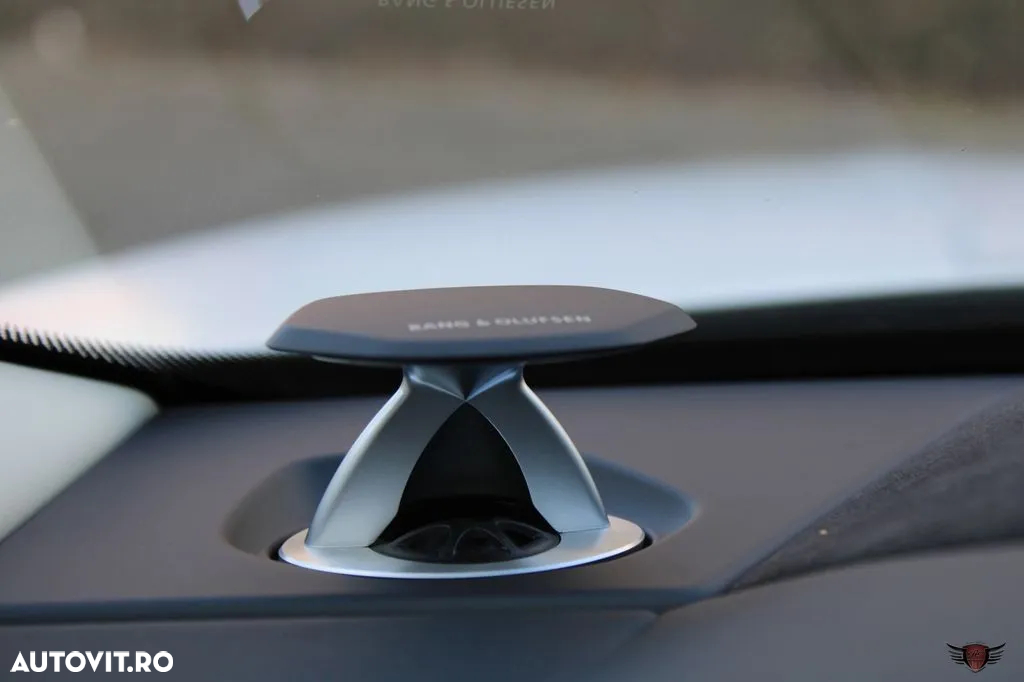 Lamborghini URUS Standard - 14