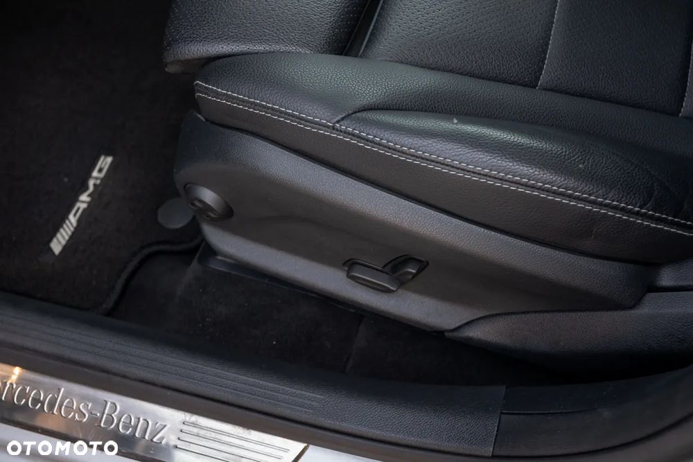 Mercedes-Benz GLC 250 d 4Matic 9G-TRONIC AMG Line - 25