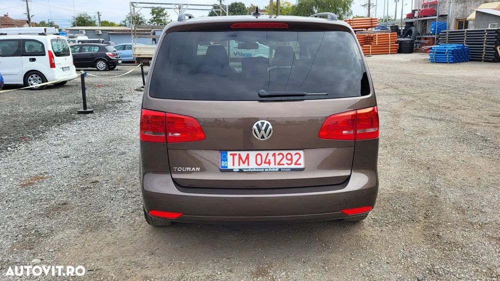Volkswagen Touran - 11