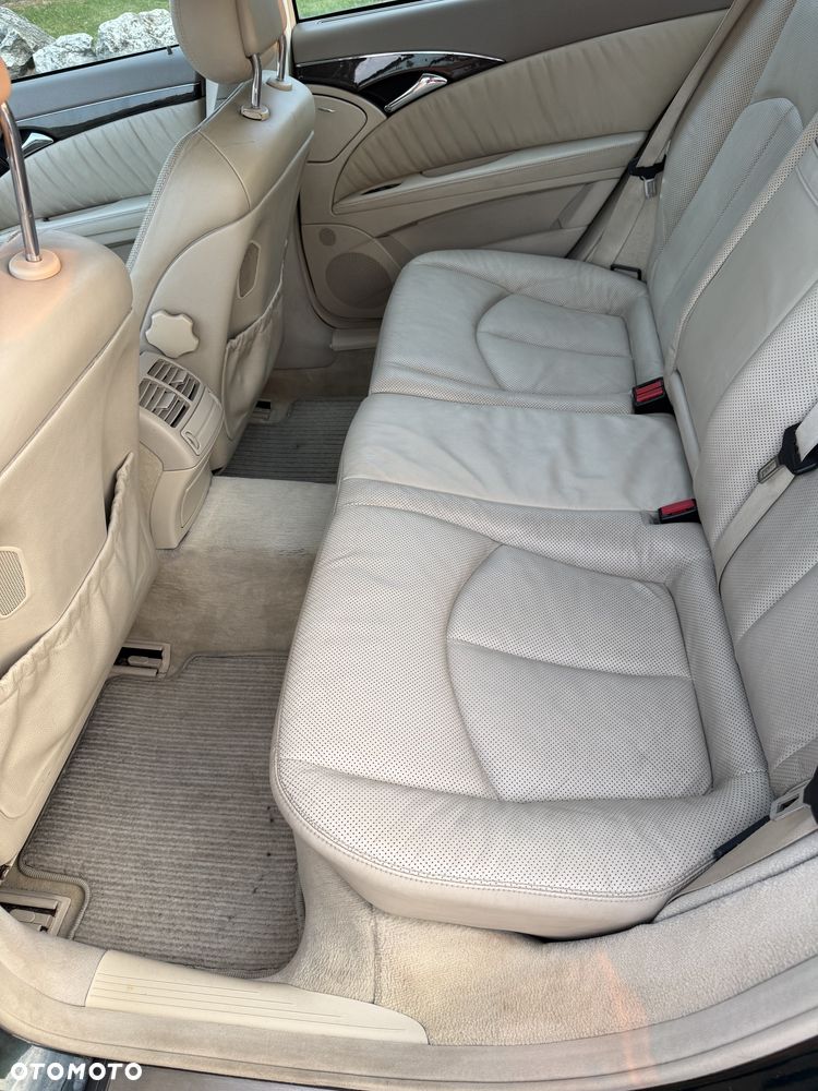 Mercedes-Benz Klasa E 320 CDI T Avantgarde - 17