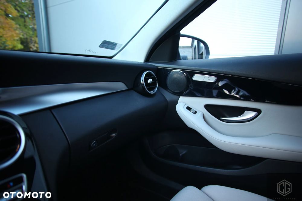 Mercedes-Benz Klasa C 200 (BlueTEC) d 7G-TRONIC - 39