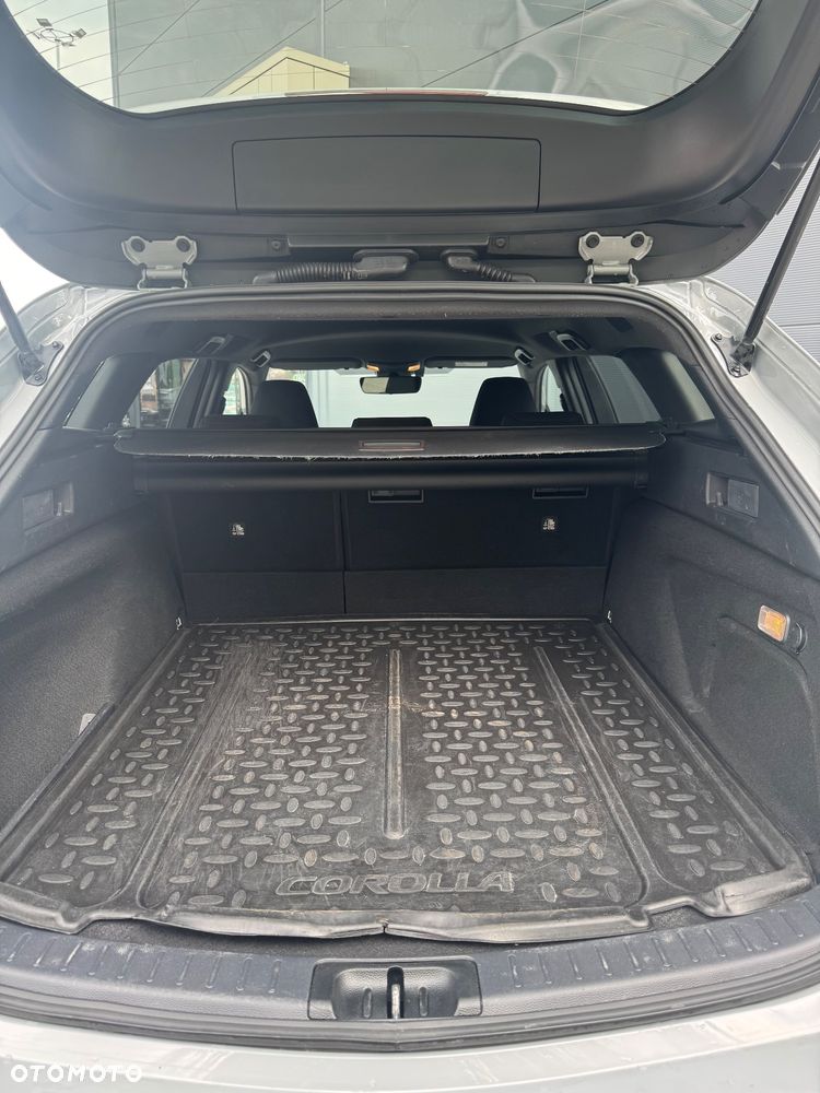 Toyota Corolla 2.0 Hybrid Executive - 33