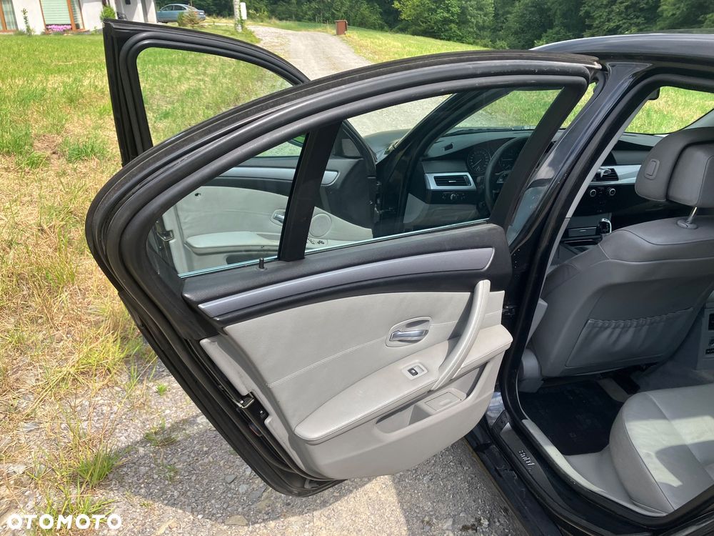 BMW Seria 5 520d - 13