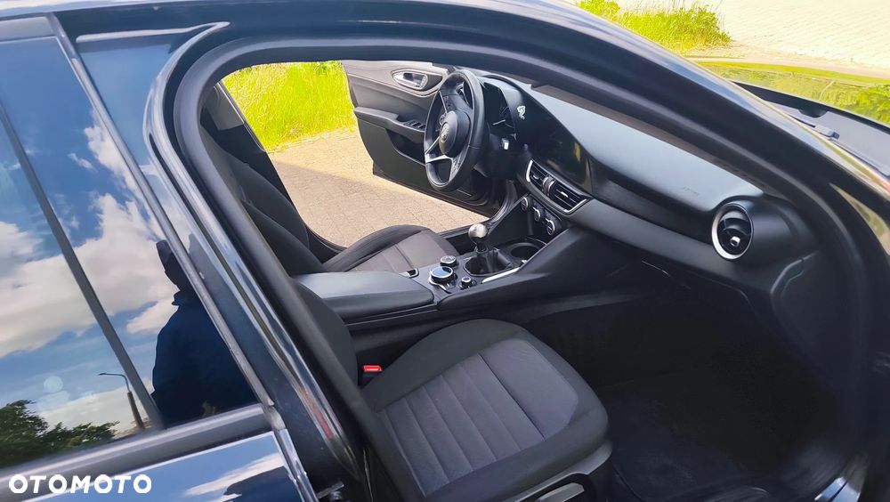 Alfa Romeo Giulia 2.2 D Turbo Super - 27