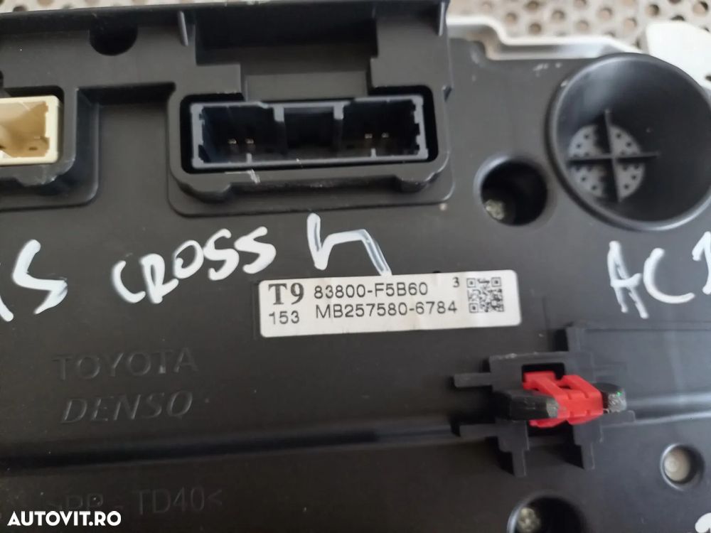 Ceasuri Bord Digitale Toyota Yaris Cross 1.5 Benzina Hybrid An 2021-2022-2023-2024 Cod -F5B60 Volan - 9