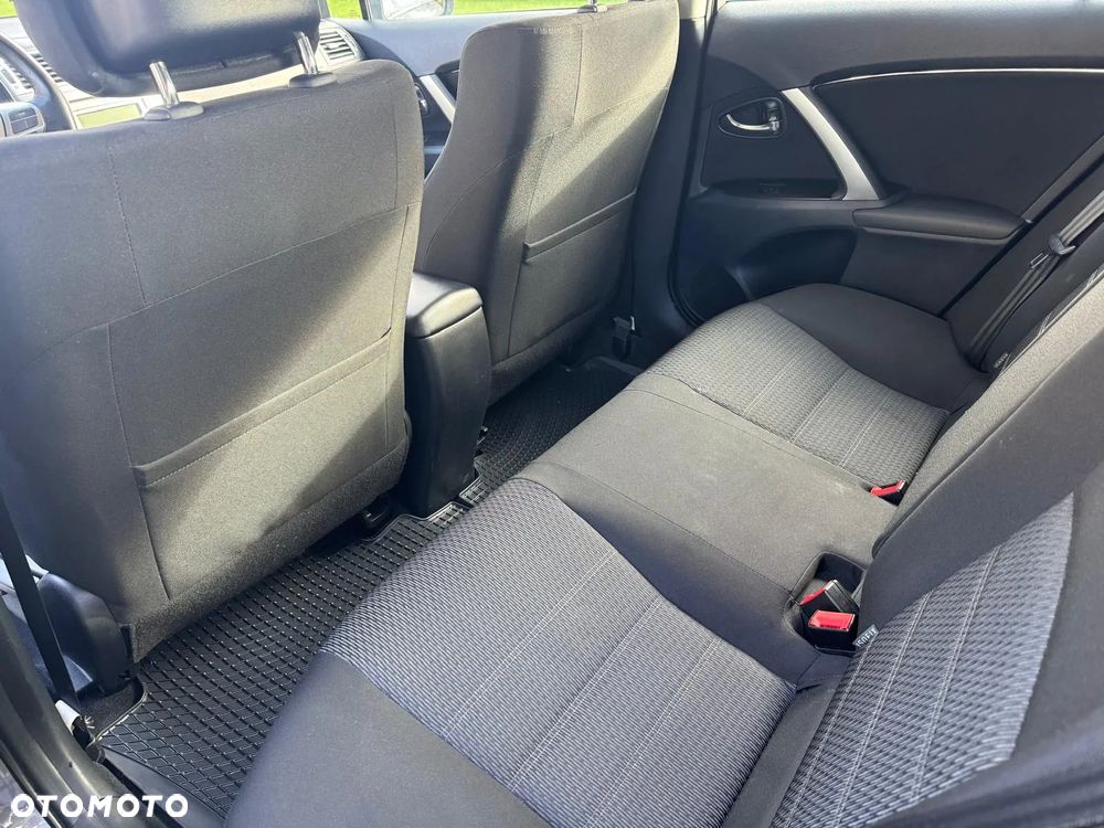 Toyota Avensis 1.8 Premium - 5