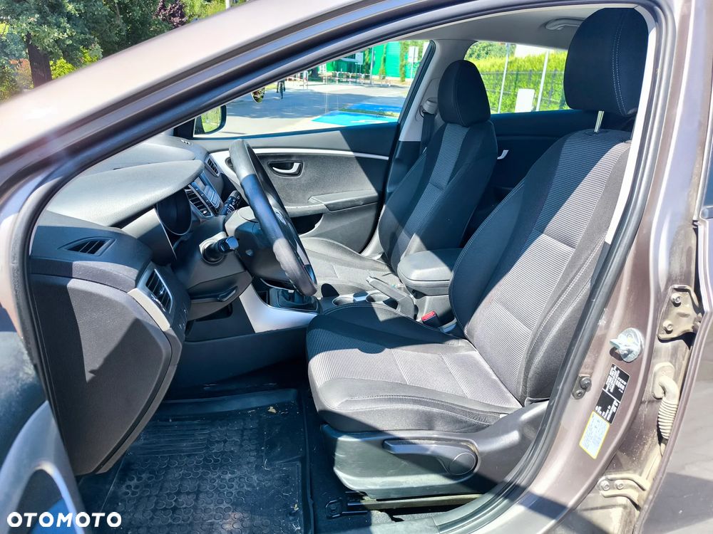 Hyundai i30 1.4 Classic + - 10