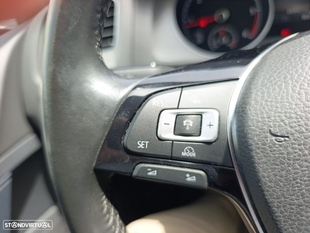 VW Golf 1.6 TDi Confortline - 15