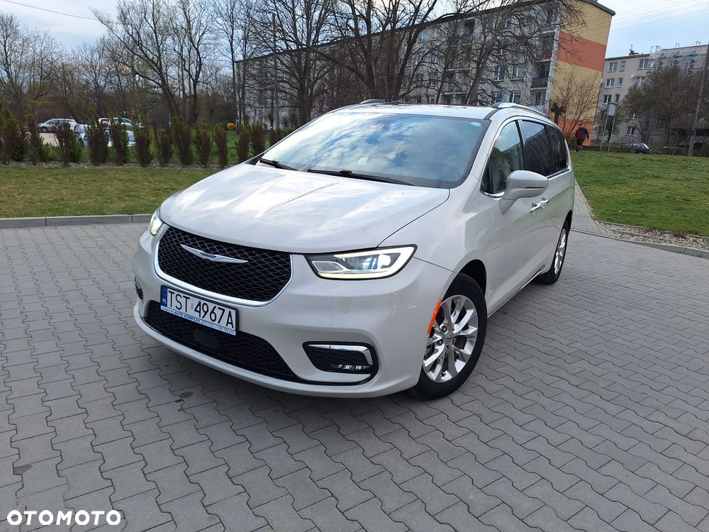 Chrysler Pacifica - 6