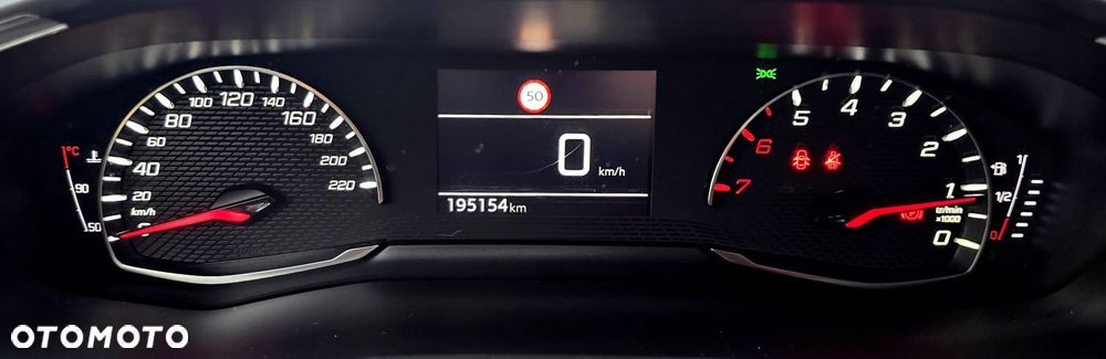 Peugeot 2008 1.2 PureTech Active Pack S&S - 34