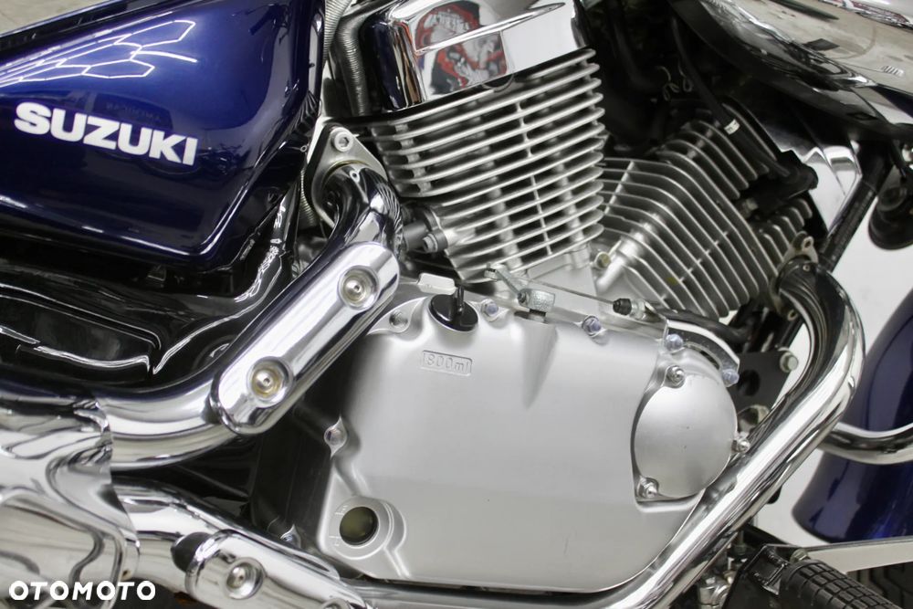 Suzuki Intruder - 25