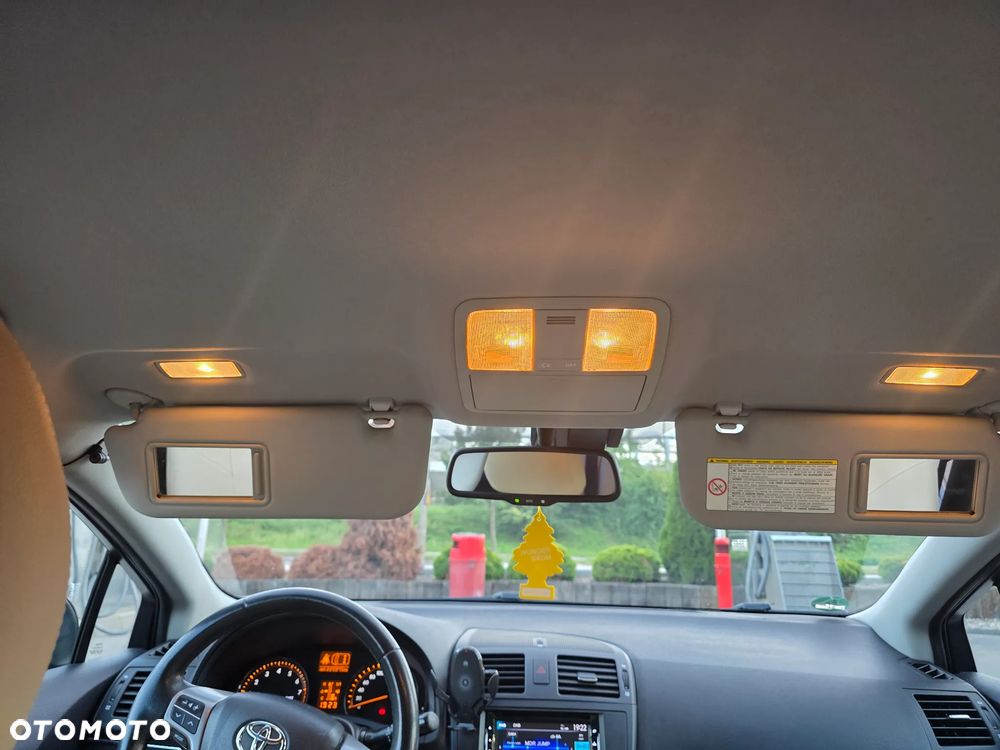 Toyota Avensis 1.8 Executive - 38
