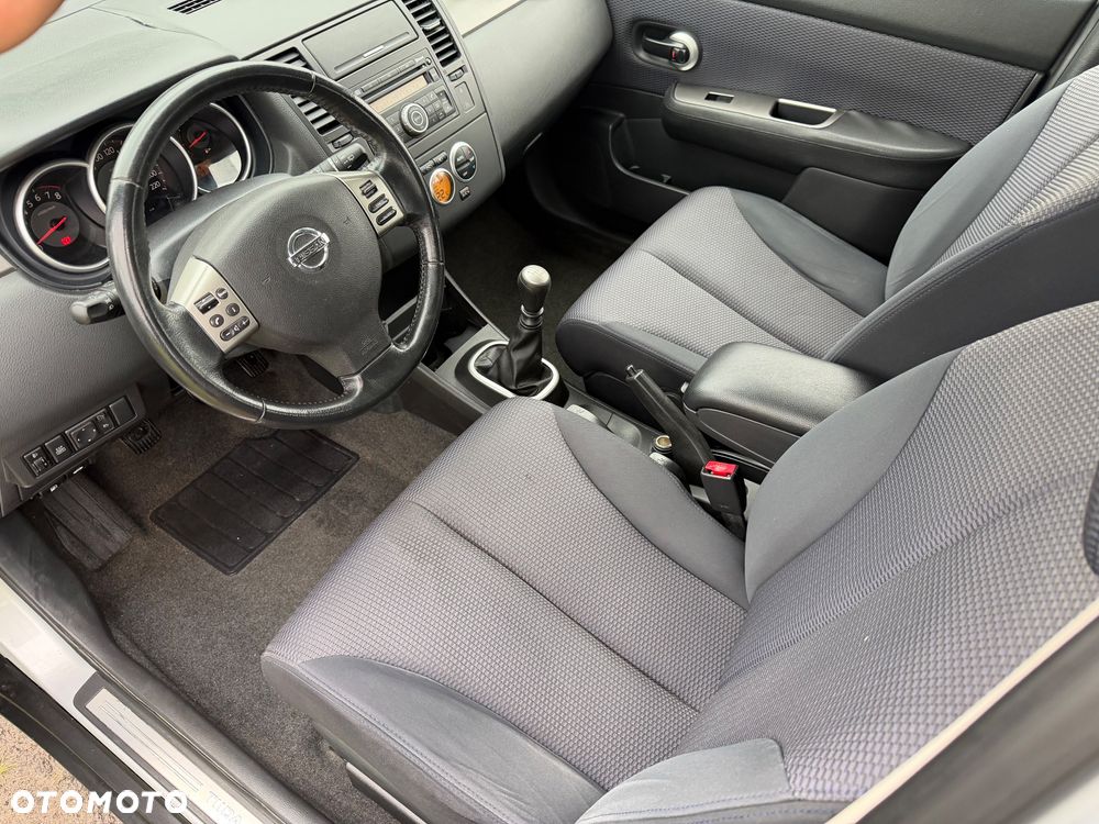 Nissan Tiida - 8