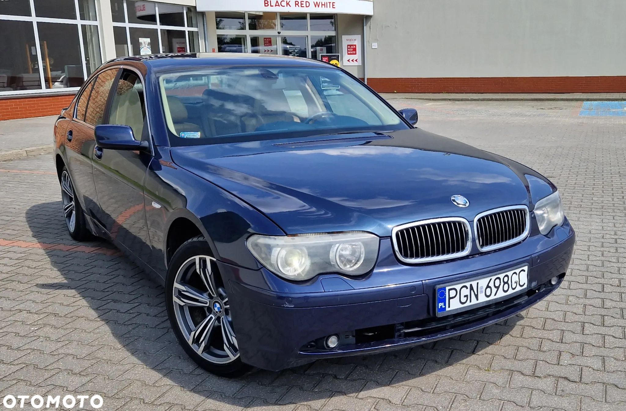 BMW Seria 7 745i - 1