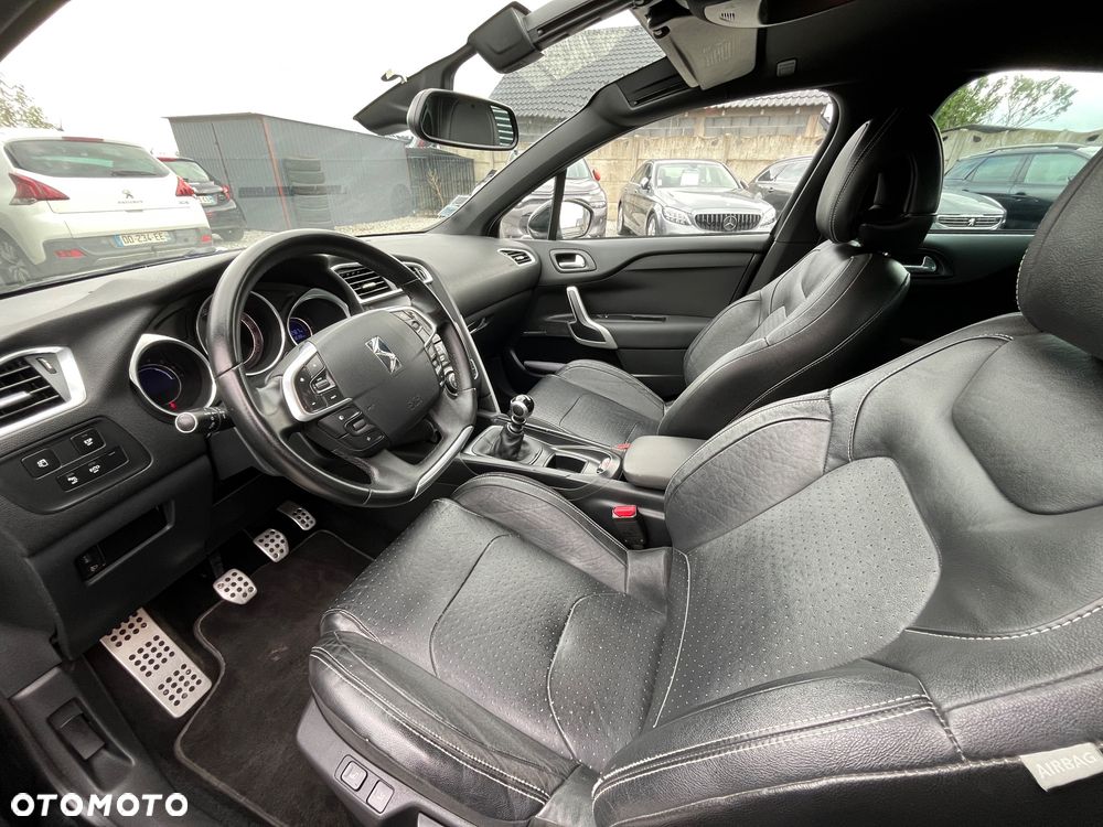 Citroën DS4 e-HDi 110 SoChic - 13