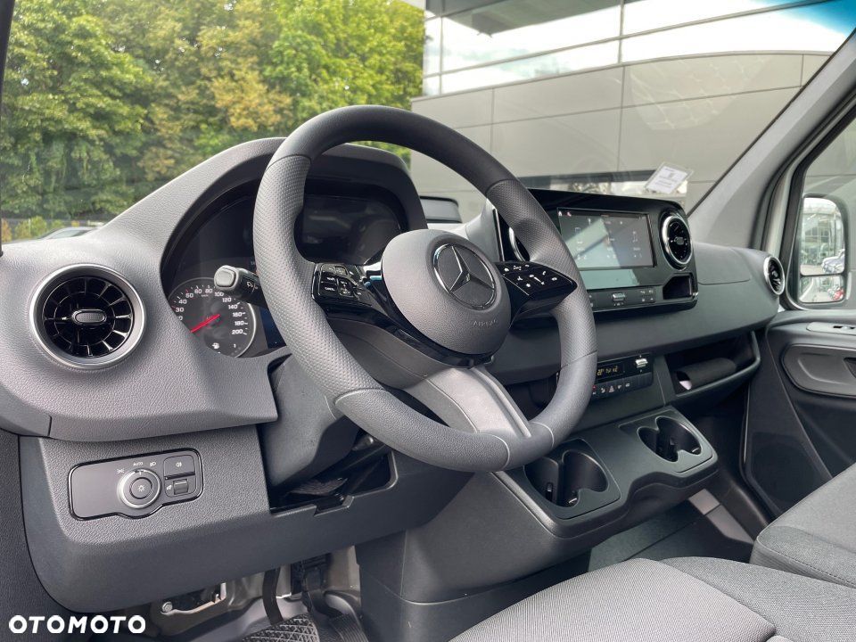 Mercedes-Benz Sprinter - 7