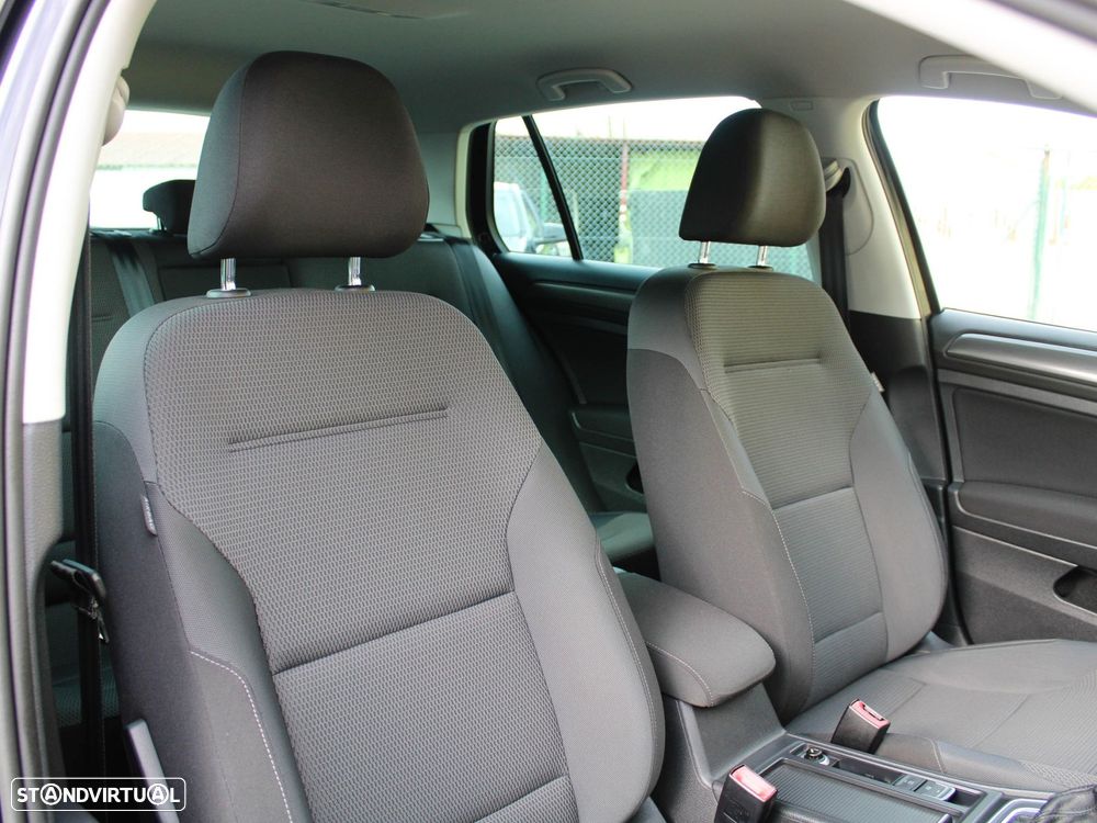 VW Golf 1.0 TSI Confortline DSG - 46