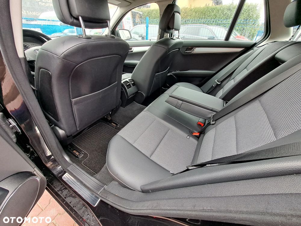 Mercedes-Benz Klasa C 180 T Kompressor Automatik Avantgarde - 12