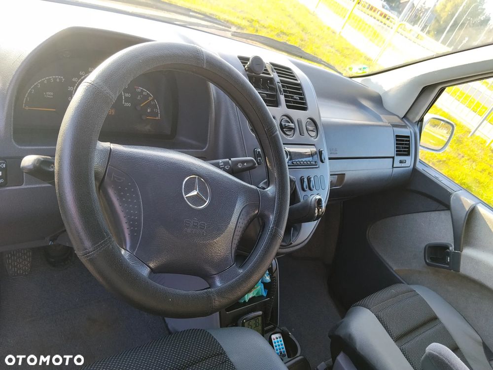 Mercedes-Benz Klasa V - 9