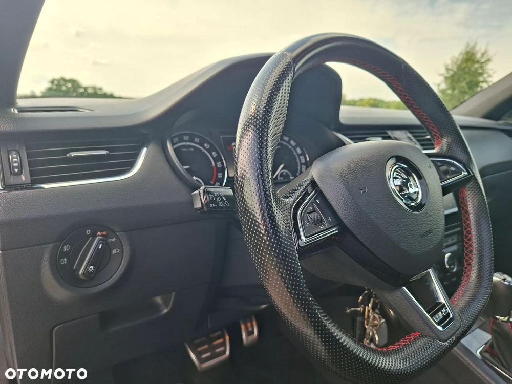 Skoda Octavia 2.0 TDI DSG RS - 21