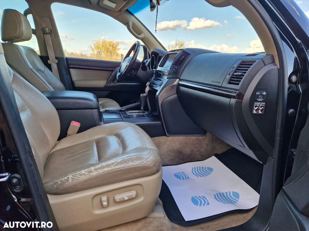 Toyota Land Cruiser V8 4.5 Aut Luxury - 11