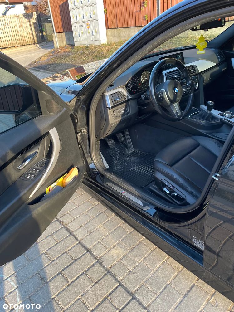 BMW Seria 3 330i M Sport Shadow - 11