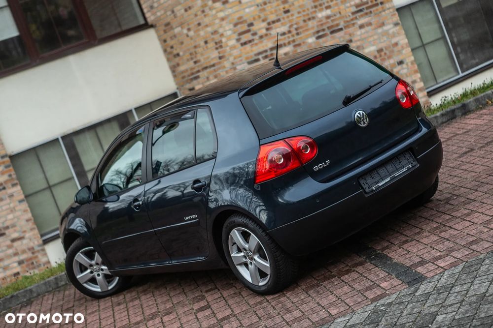 Volkswagen Golf - 16