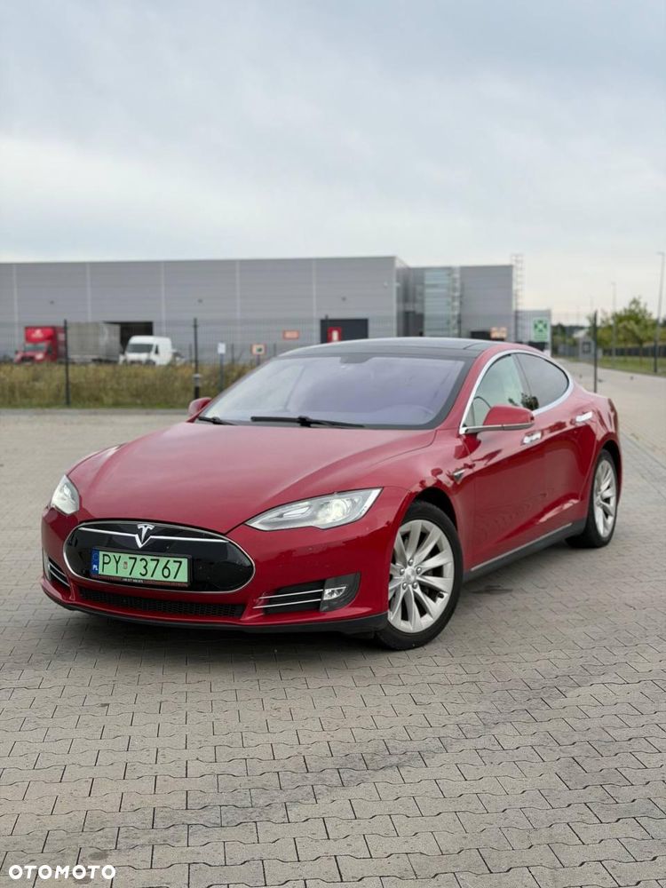 Tesla Model S - 4