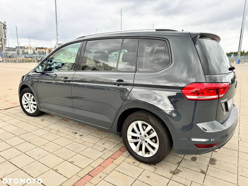 Volkswagen Touran - 8