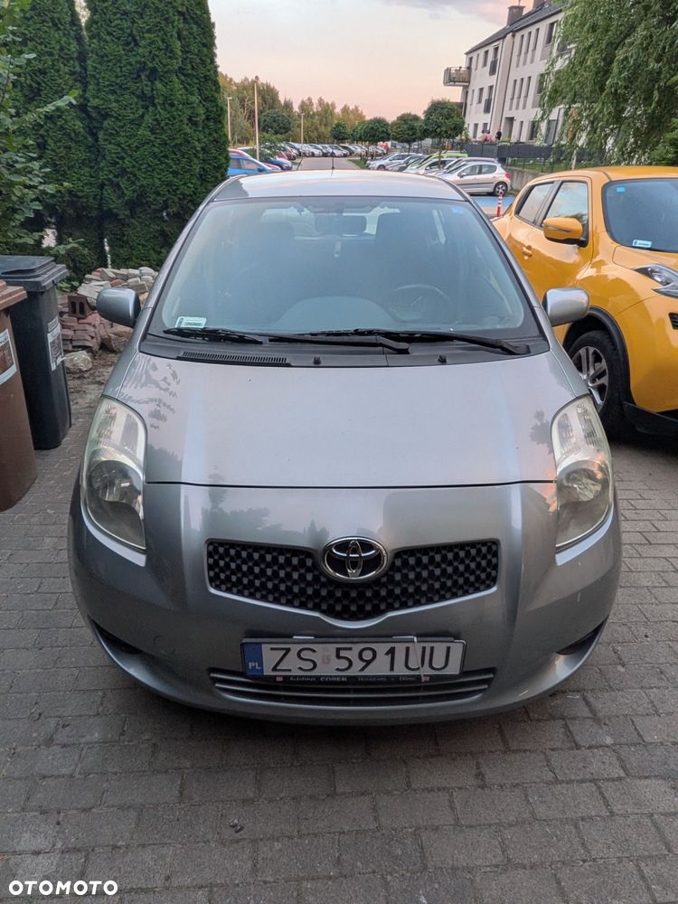 Toyota Yaris - 4