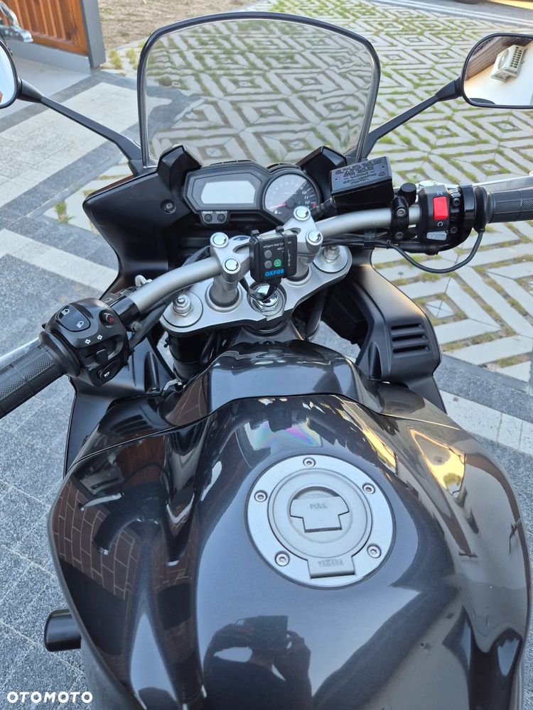 Yamaha FZ - 12