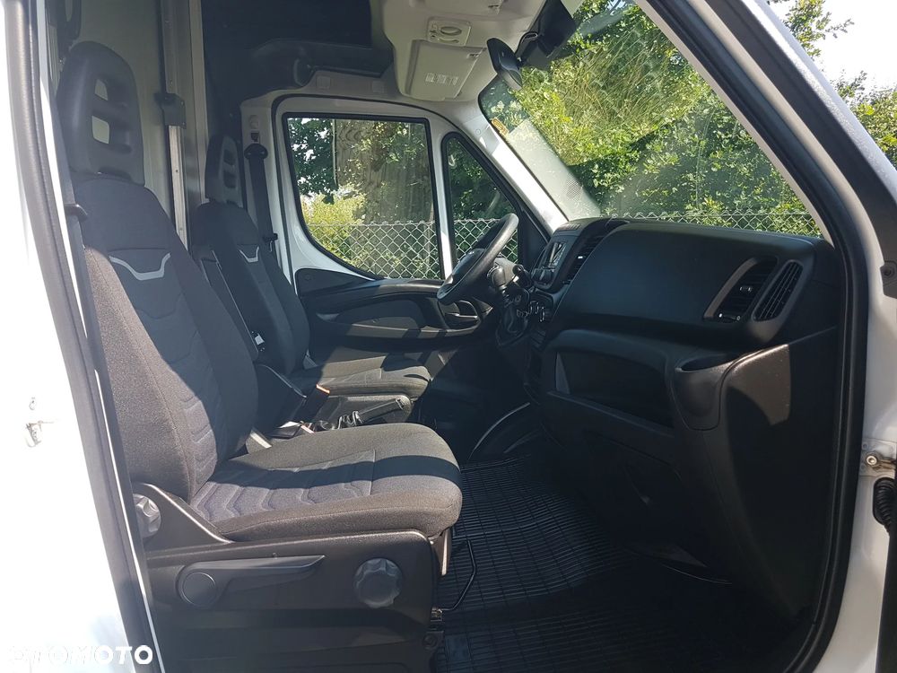 Iveco DAILY KONTENER NISKOPODŁOGOWY 4,43x2,23x2,42 SKLEP BAR KAMPER FOODTRUCK KLIMA KONIOWÓZ - 36