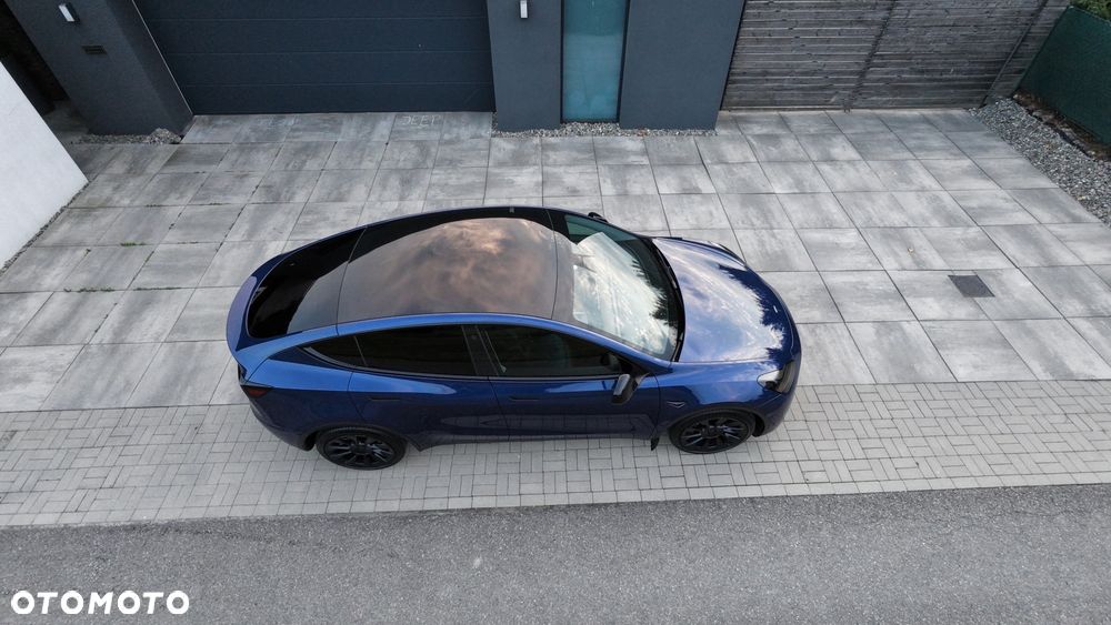 Tesla Model Y Long Range AWD - 11
