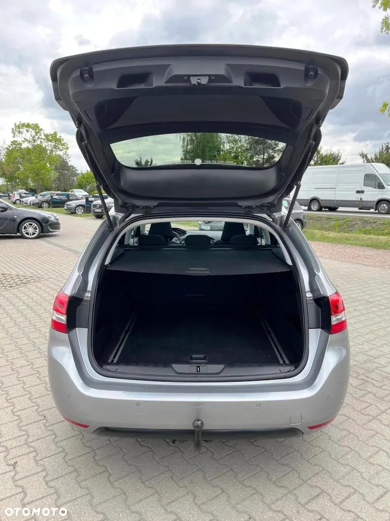 Peugeot 308 SW 1.6 e-HDi Allure S&S - 11