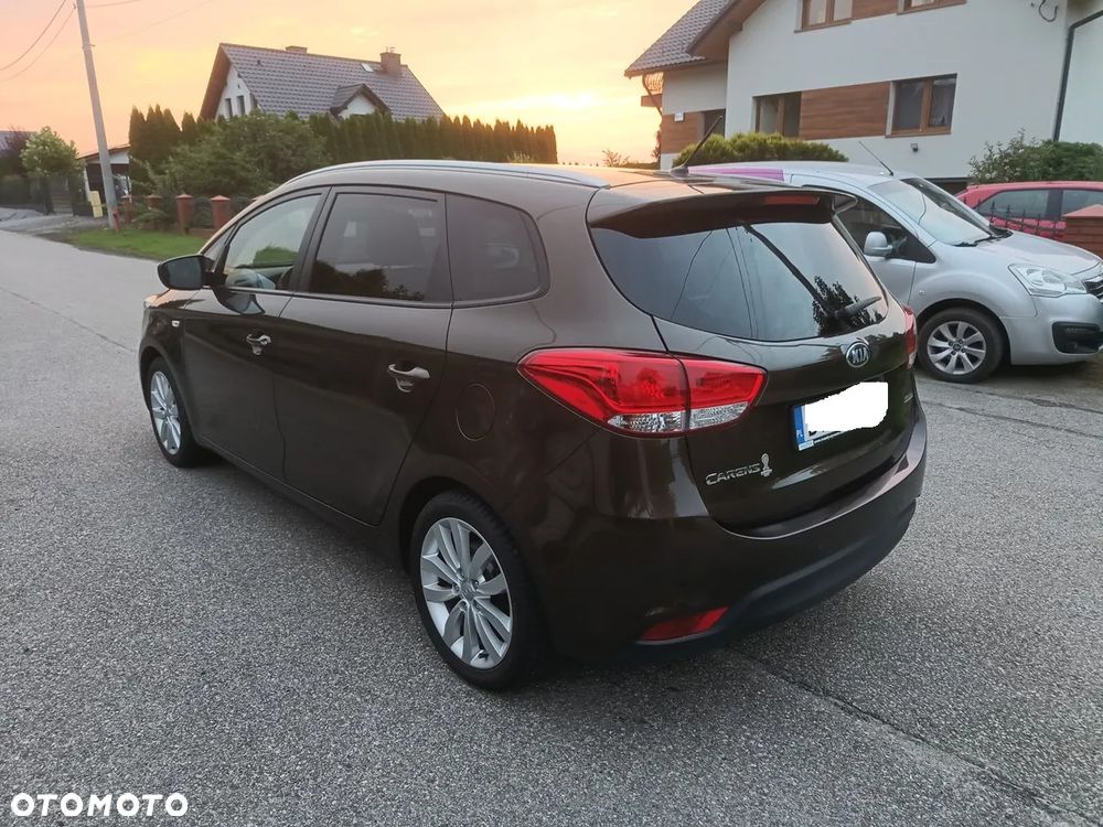 Kia Carens - 6