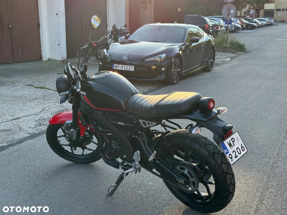 Yamaha XSR - 6