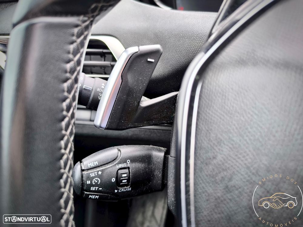 Peugeot 3008 PureTech 130 Stop & Start EAT6 Allure - 17