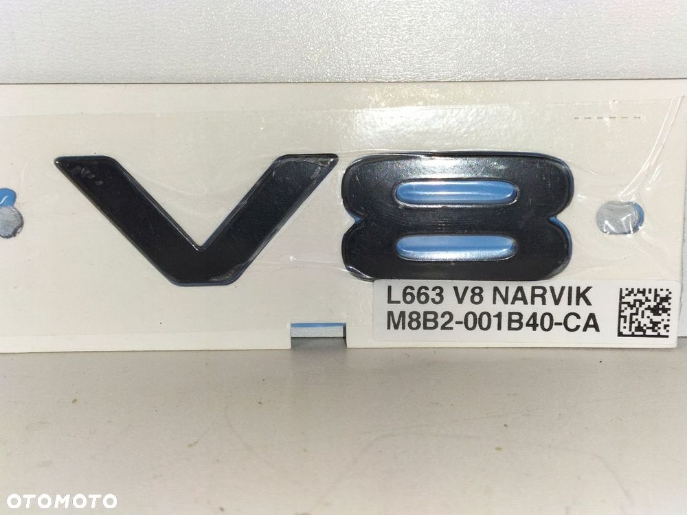 Znaczek emblemat logo napis V8 klapy tył LAND ROVER DEFENDER L663 19- - 2