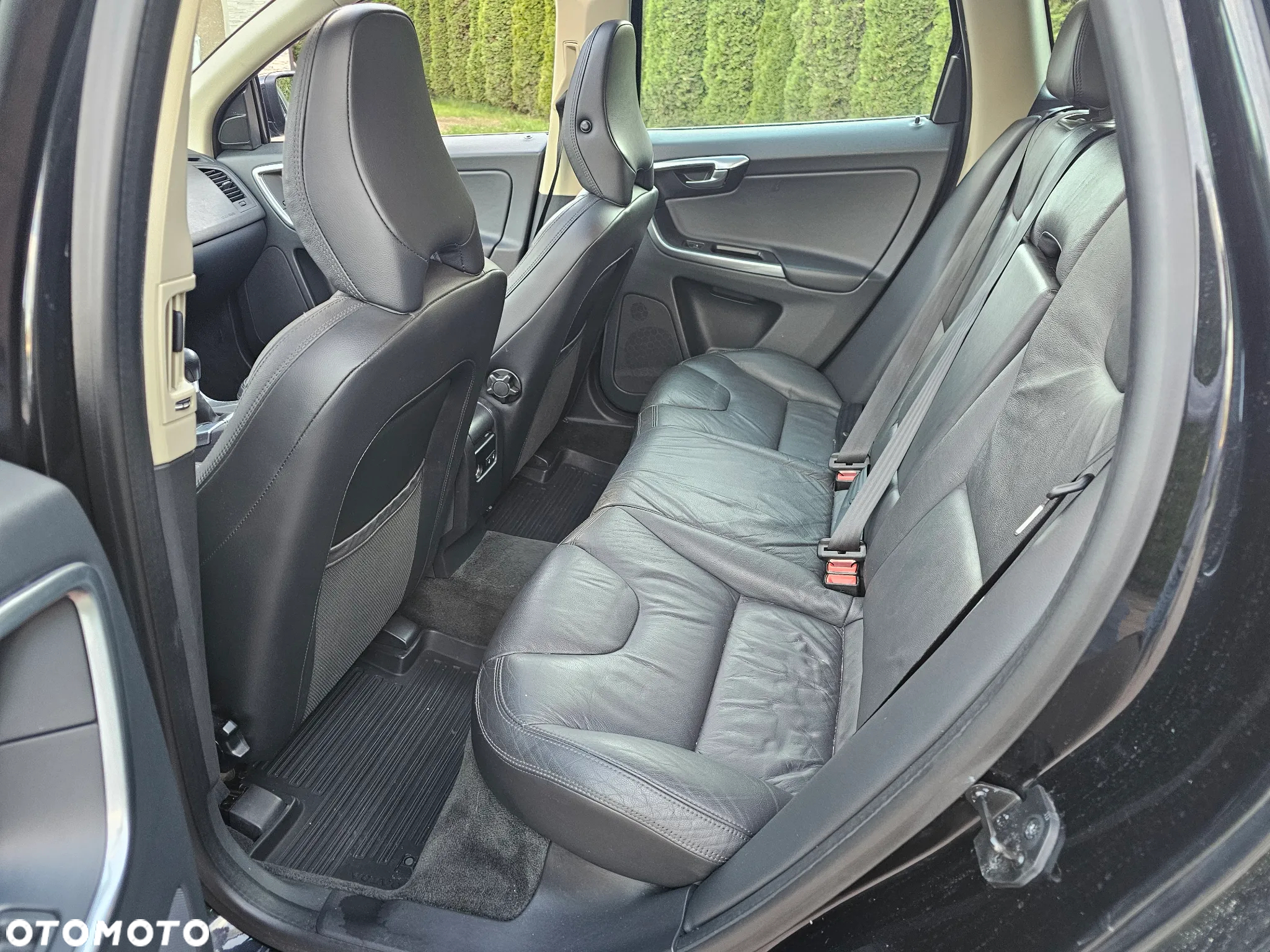 Volvo XC 60 D3 R-Design - 6