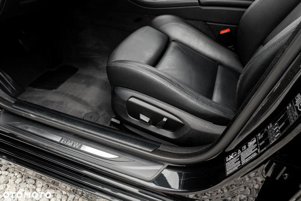 BMW Seria 5 525d xDrive Sport-Aut Modern Line - 20