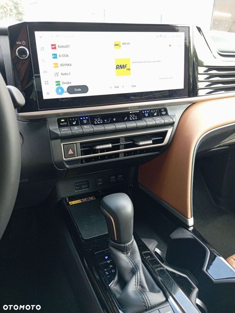 Toyota Camry - 18