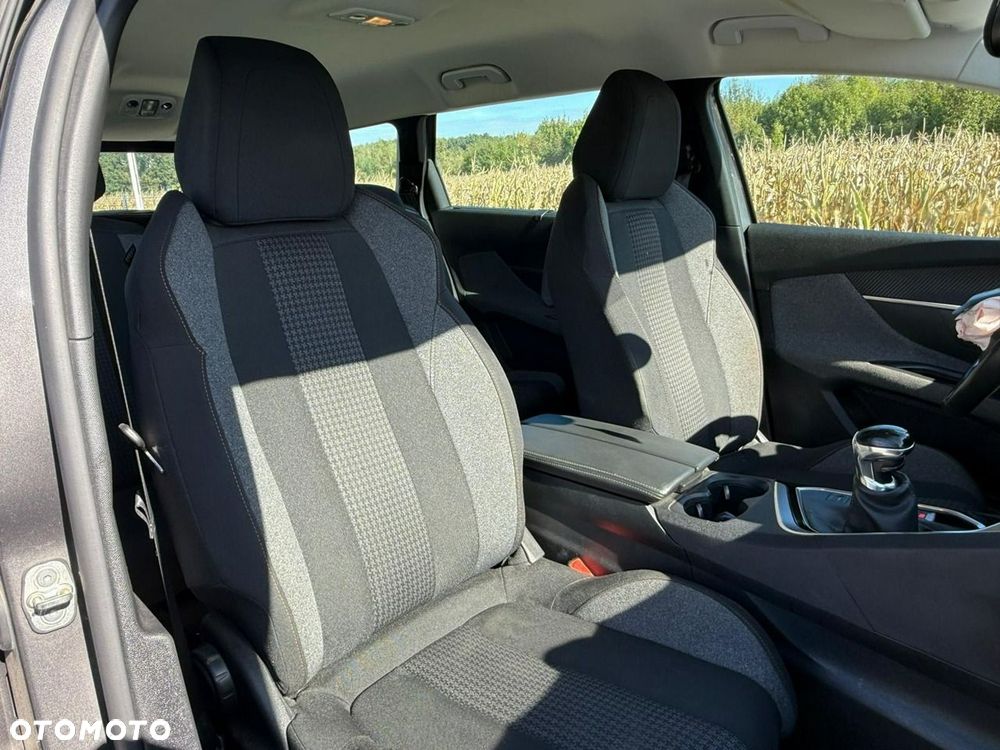 Peugeot 5008 1.5 BlueHDi Allure S&S - 22