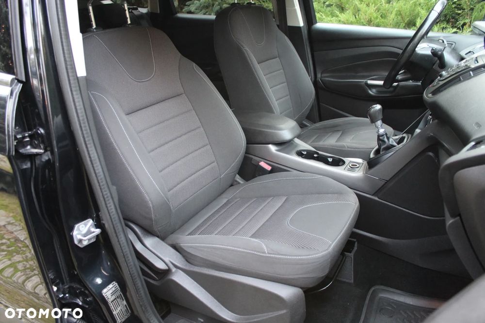 Ford Kuga 2.0 TDCi 2x4 Titanium - 8