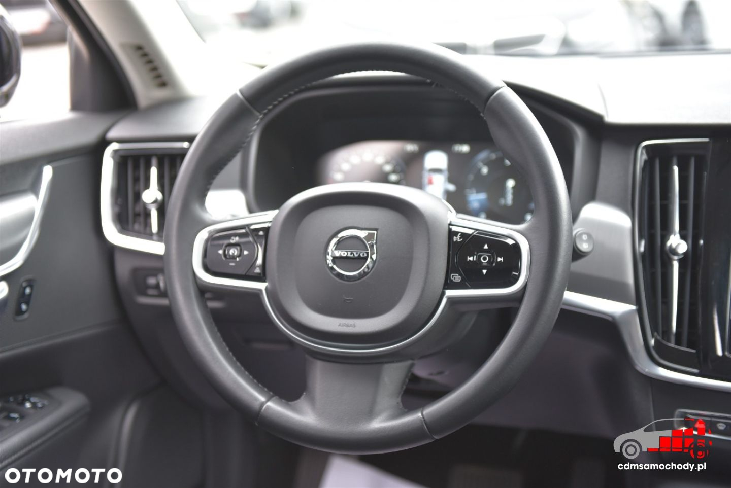 Volvo V90 D4 Momentum - 23