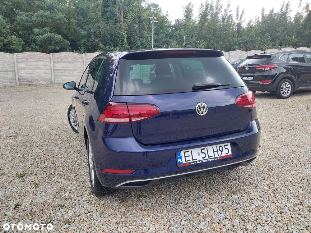 Volkswagen Golf - 6