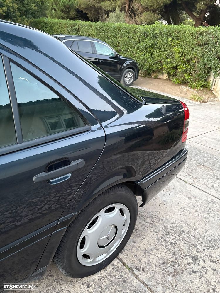 Mercedes-Benz C 220 D Classic - 31