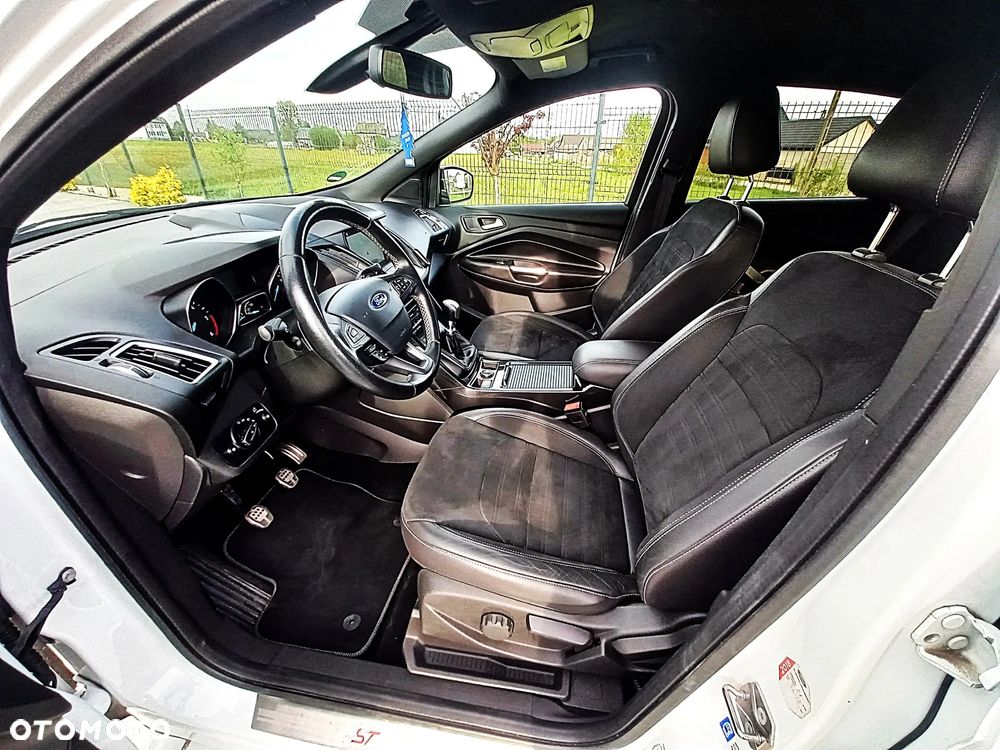 Ford Kuga 2.0 TDCi 2x4 ST-Line - 21
