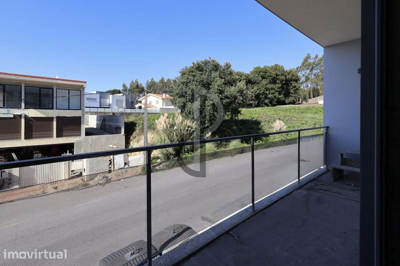 Apartamento T3 com varandas - junto ao Picoto - Grande imagem: 2/20